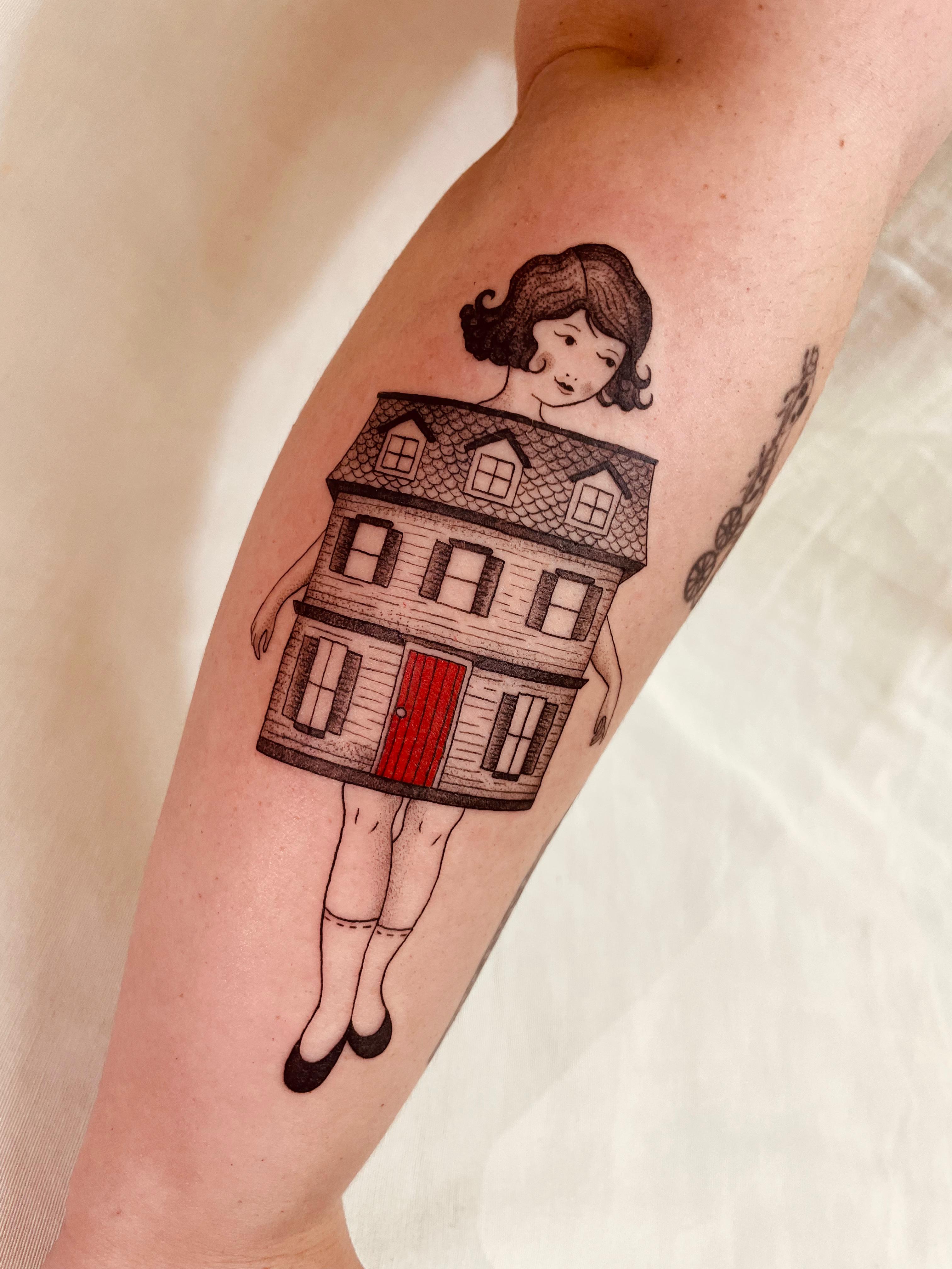 Brenda Fraga Tattoo Blackwork Poços de Caldas - Casinha