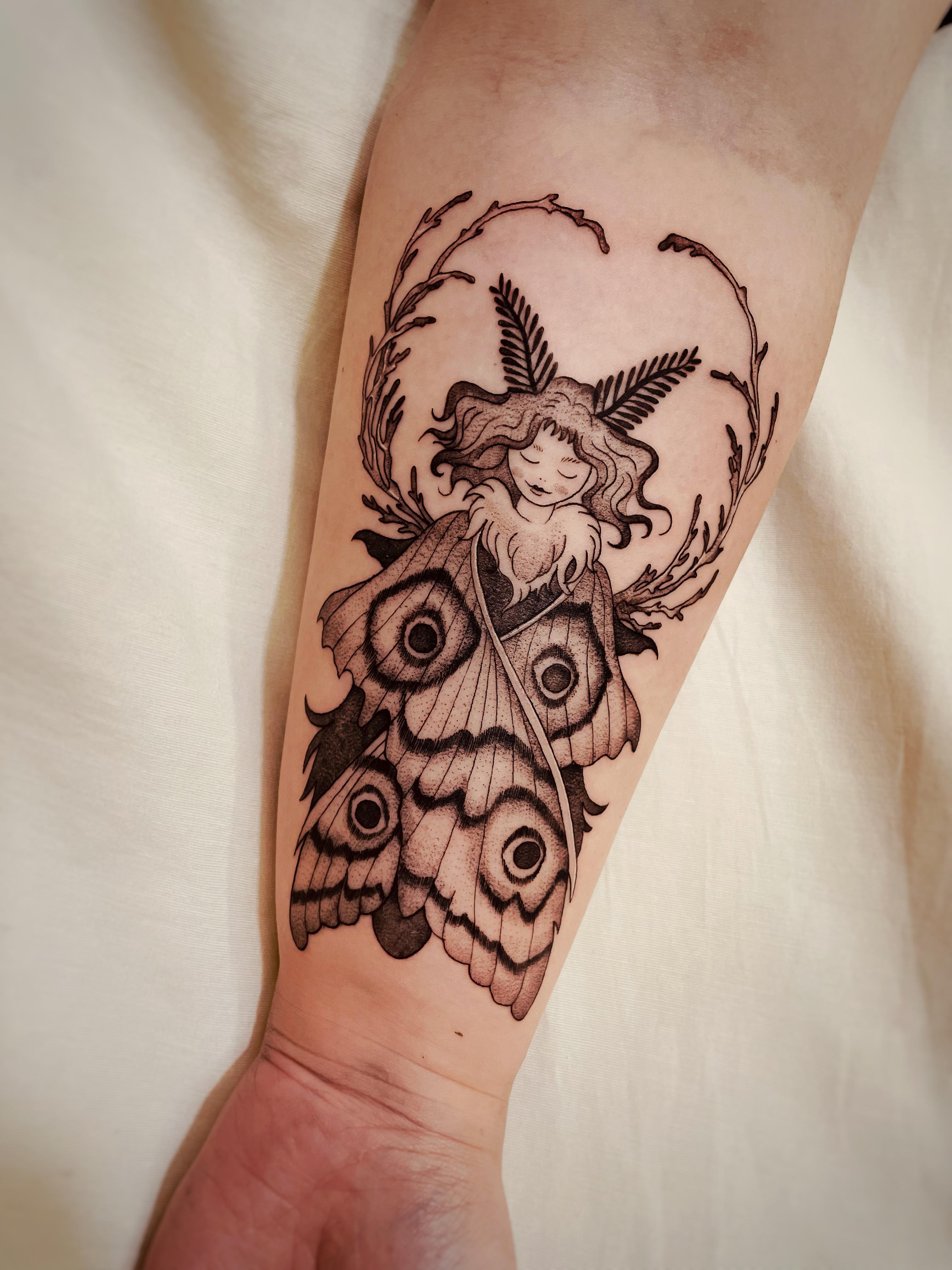 Brenda Fraga Tattoo Blackwork Poços de Caldas - Mariposa