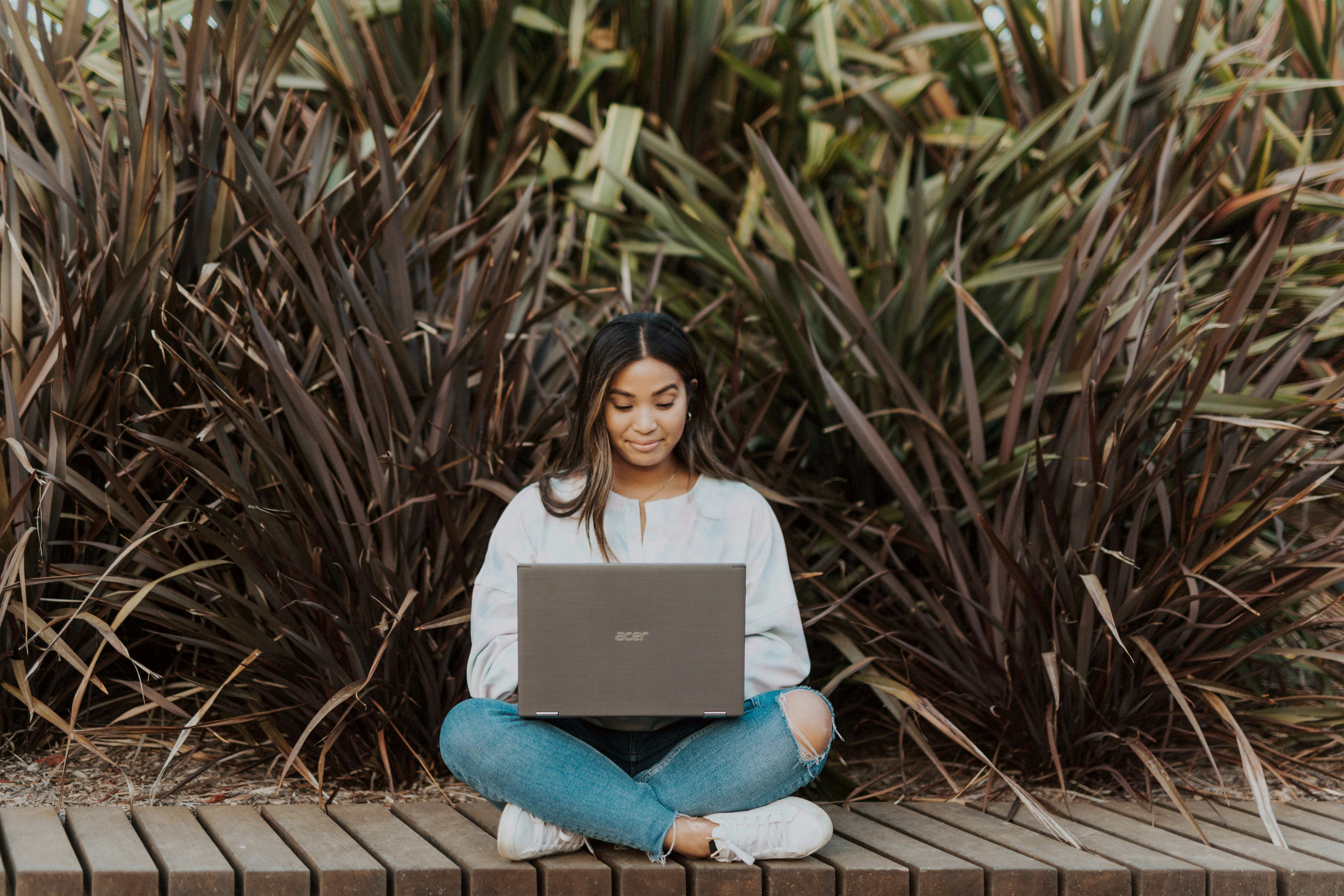 How to Stand Out & Attract Clients: The Power of Sharing Value