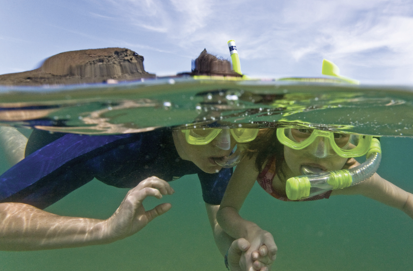 2 people snorkeling