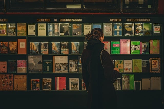 Querying is not the Only way to Find an Agent