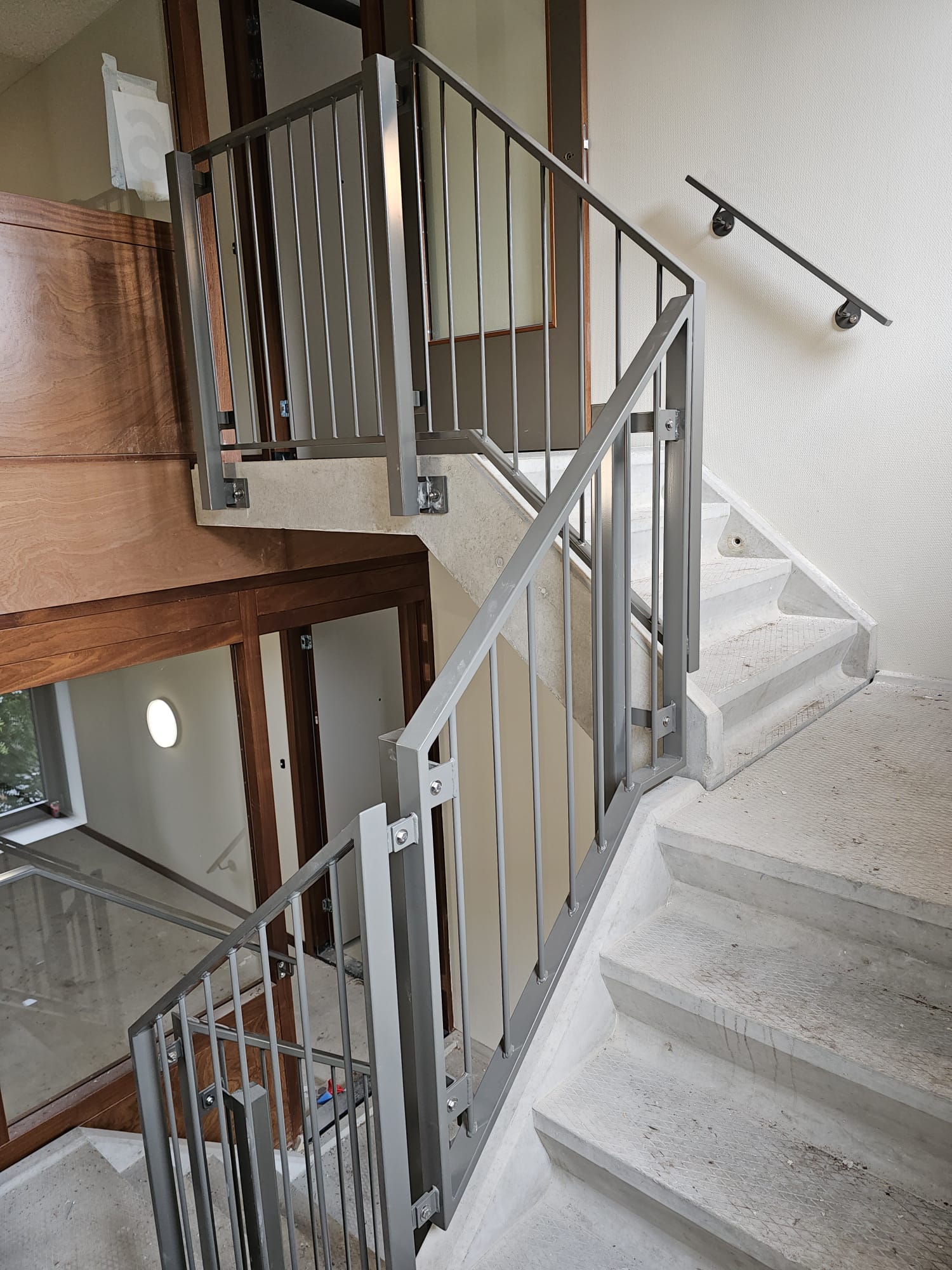 Staircase railing contstruction