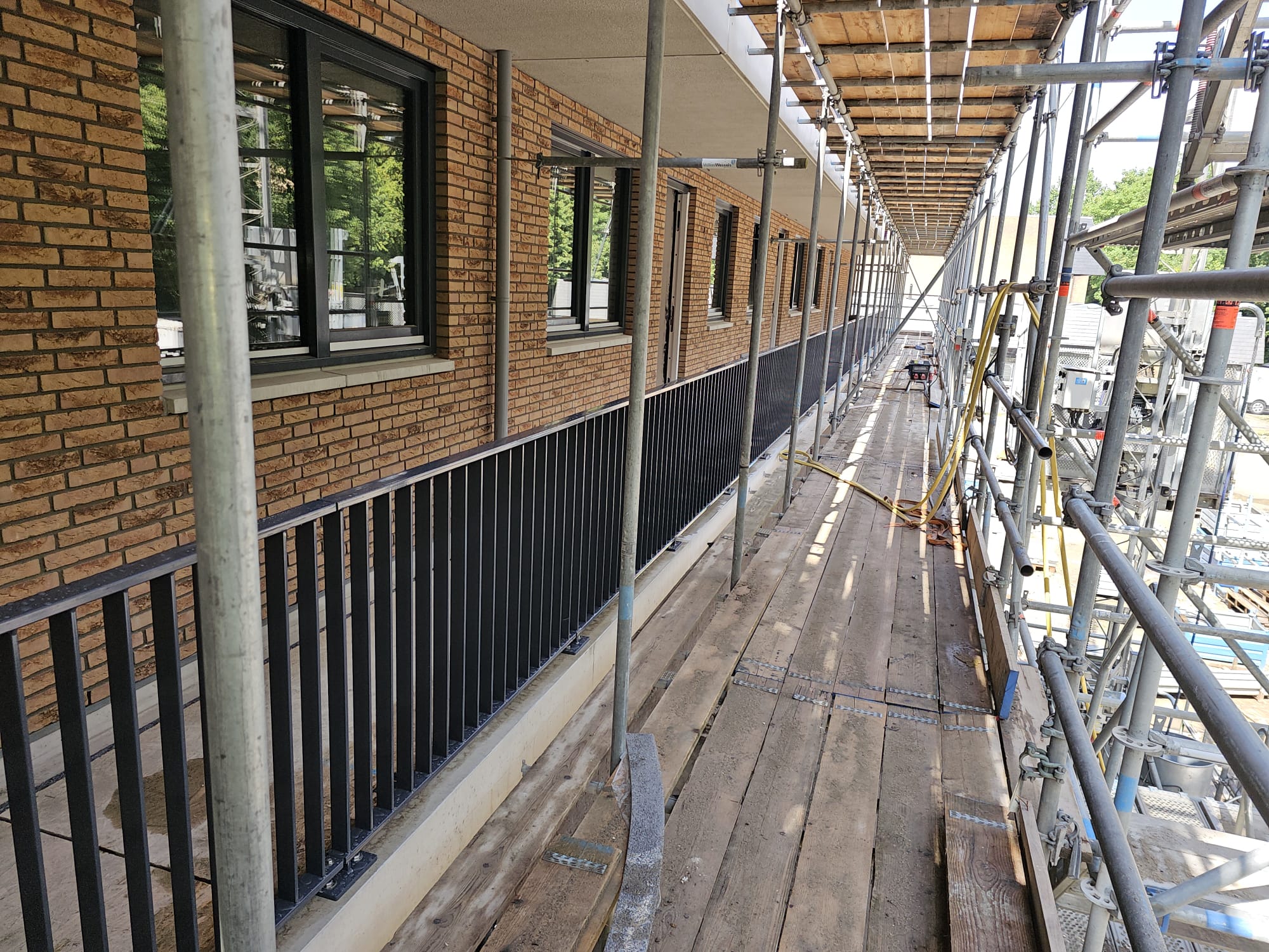 Windows, doors, railings and balcony construction
