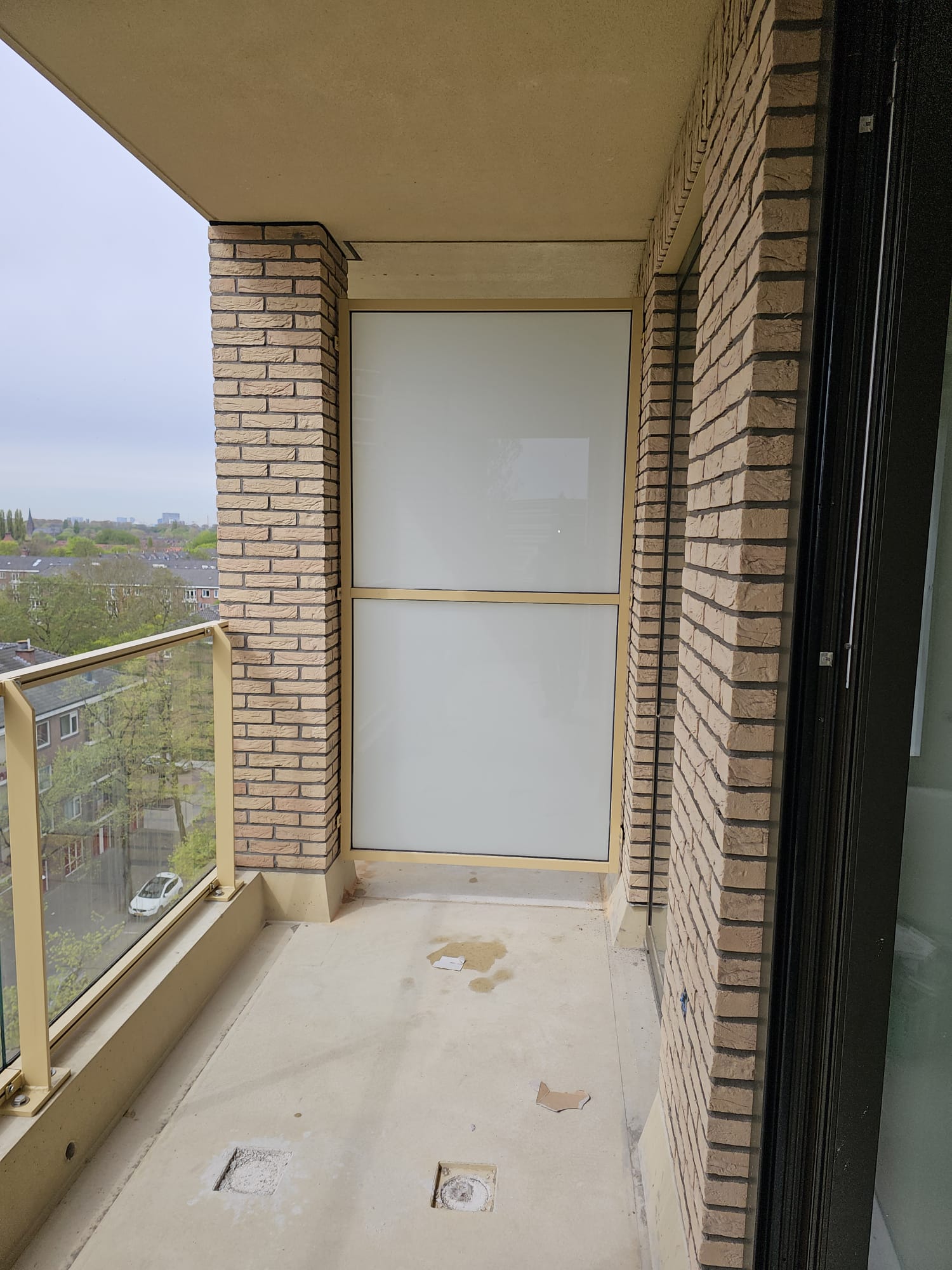 Balcony construction