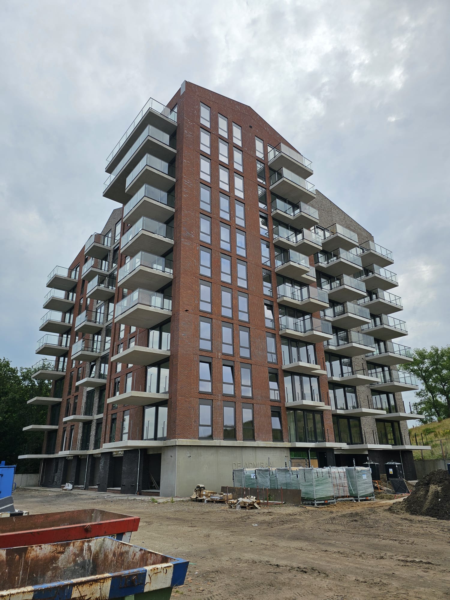 Balcony construction in a newly built residential building
