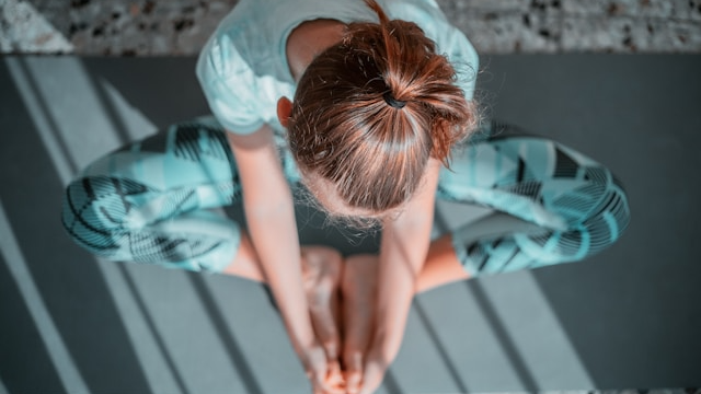 Reset & Reconnect - A 25-Minute Yoga Practice to Step Away from Social Media