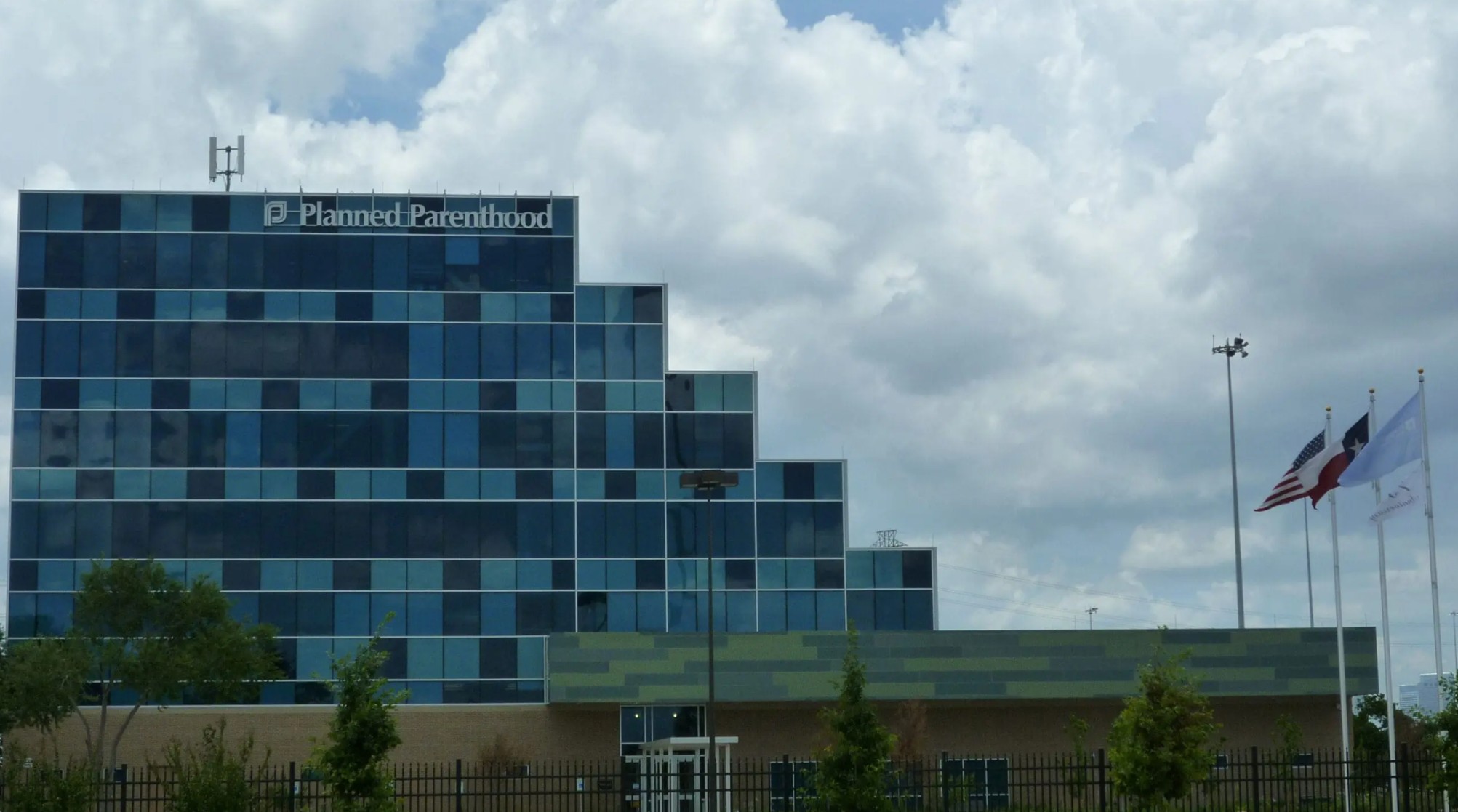 Two Houston-Area Planned Parenthood Clinics Announce Closure