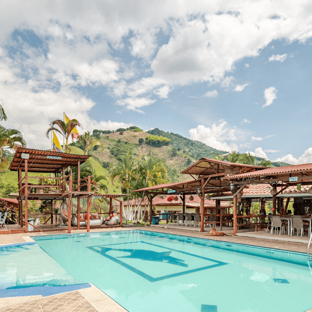 Ecohotel con piscina