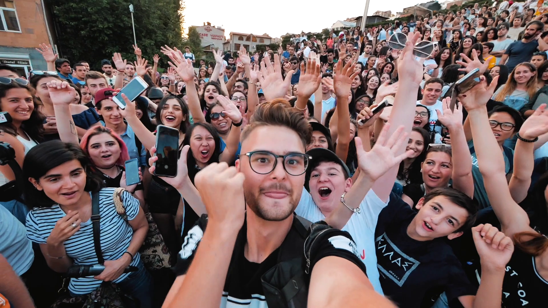 A GIF image of Agon with a huge crowd