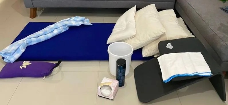 Online breathing equipment - mat, pillow, tissues etc