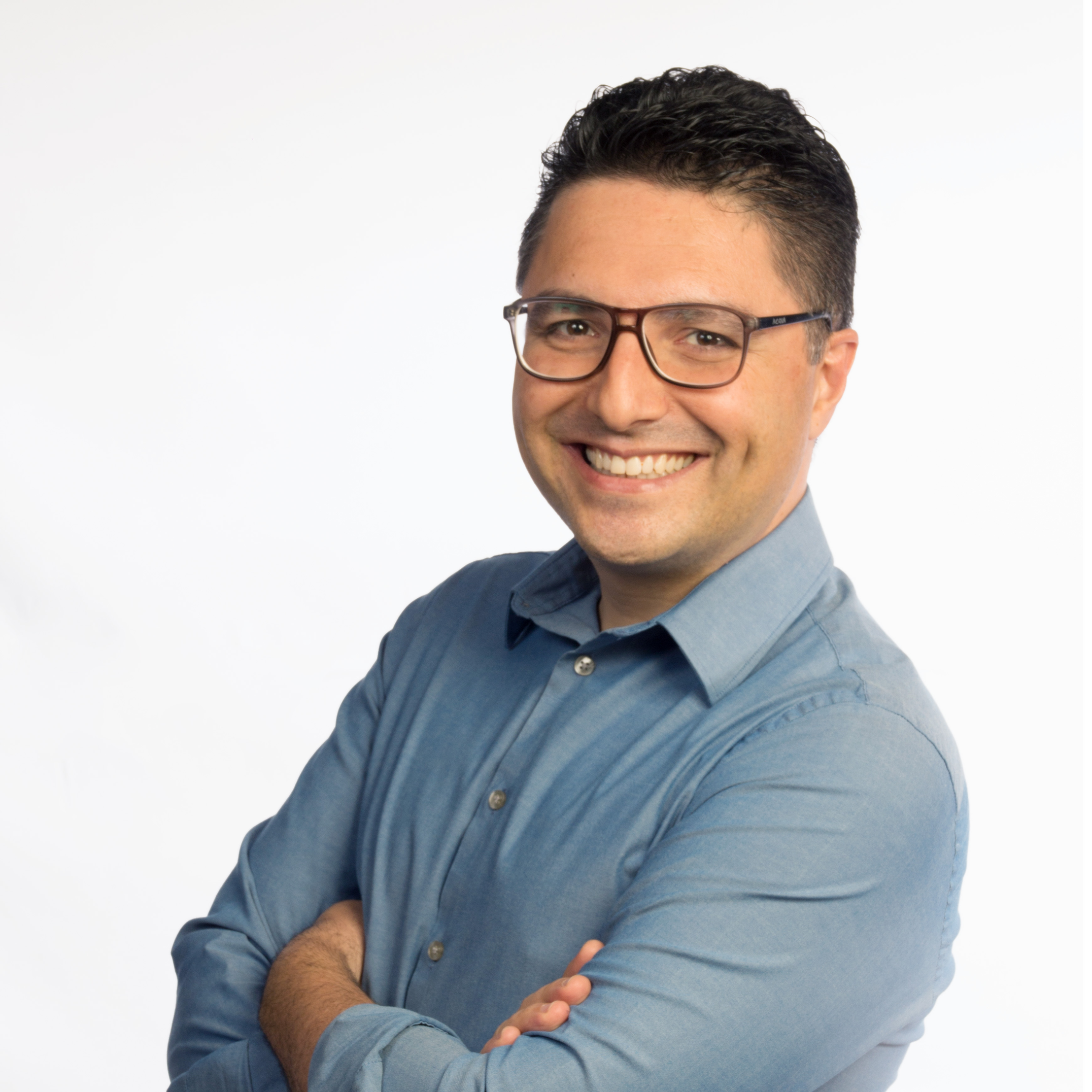 Persona viendo clase online por Zoom