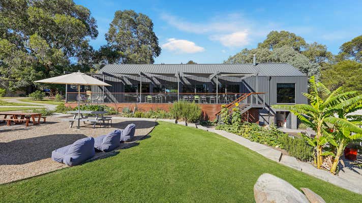 Cannibal Creek Winery in Tynong North—boutique vineyard and cellar door near Andersons Eco Retreat