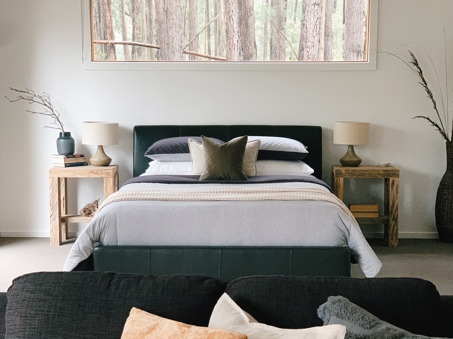 Luxury queen-size bed with high-quality linen at Andersons Eco Retreat