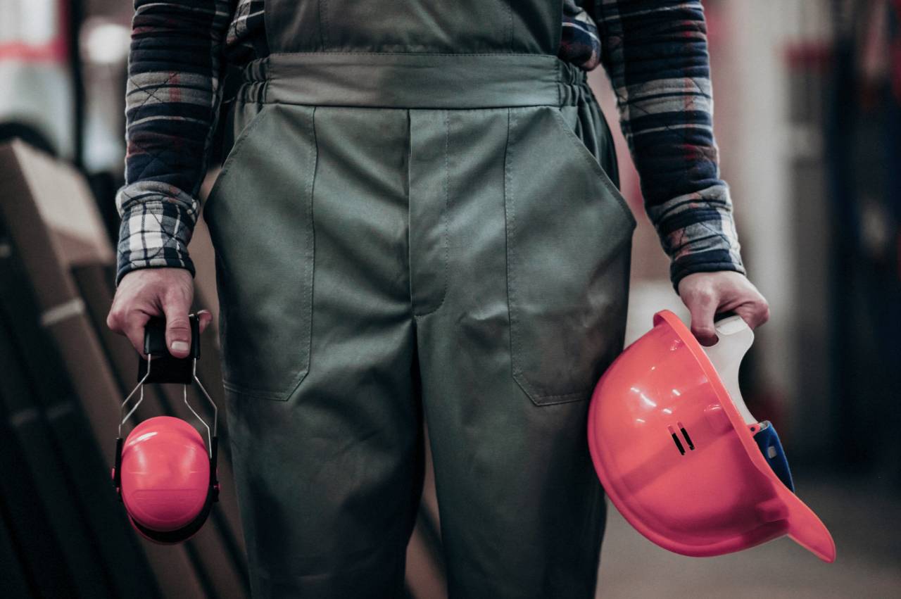 Bauunternehmer prüft Einsparungspotential Bekleidungsmanagement