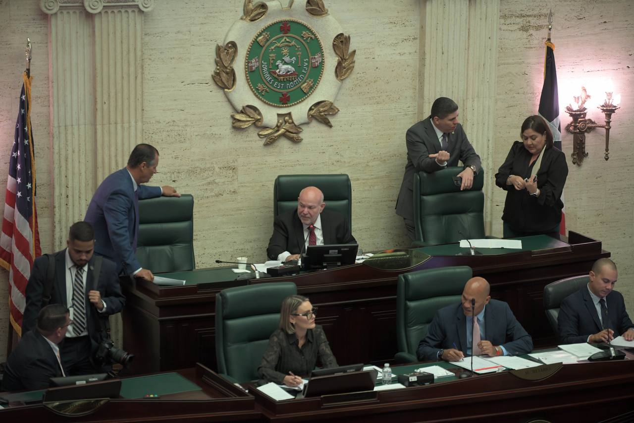 Enmiendas a Reglas de Procedimiento Criminal: sobreseimiento y alegaciones preacordadas