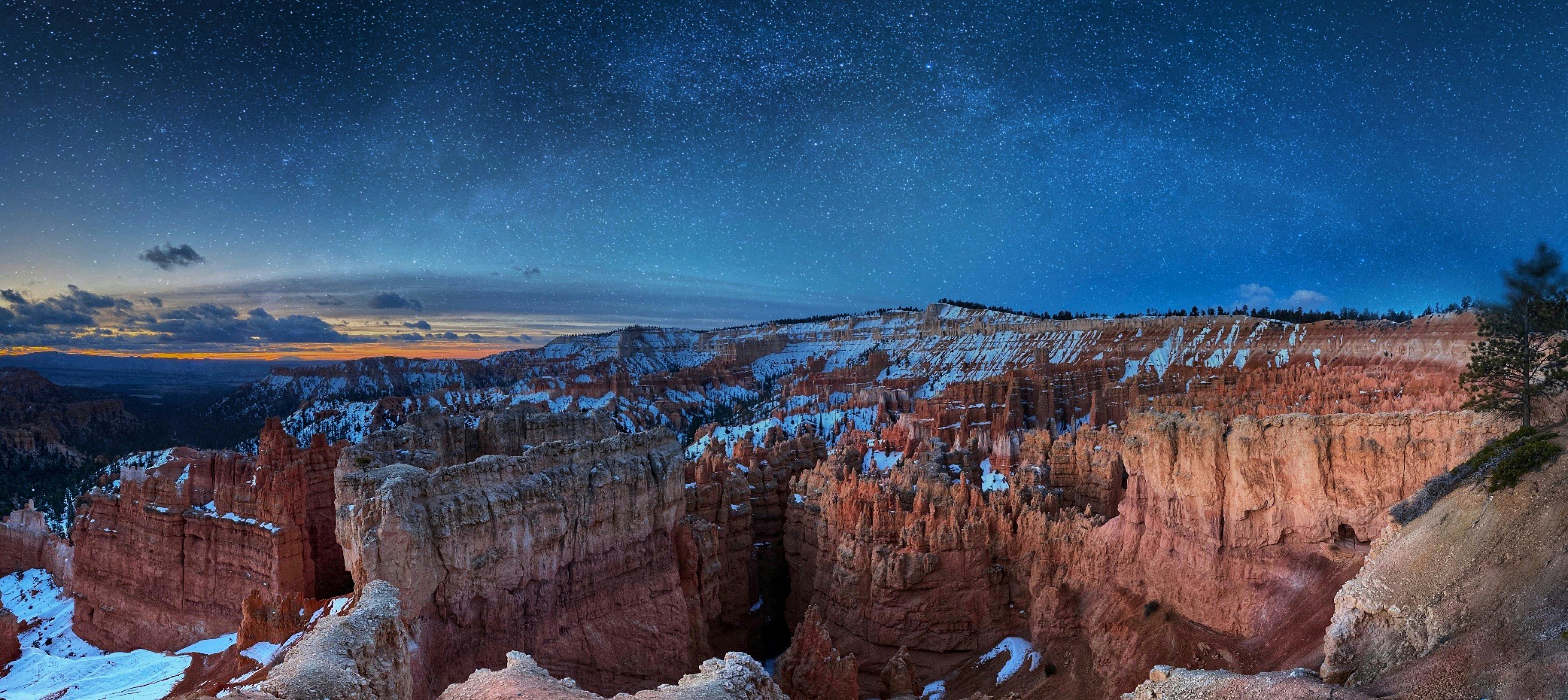 Starry sunrise over Bryce