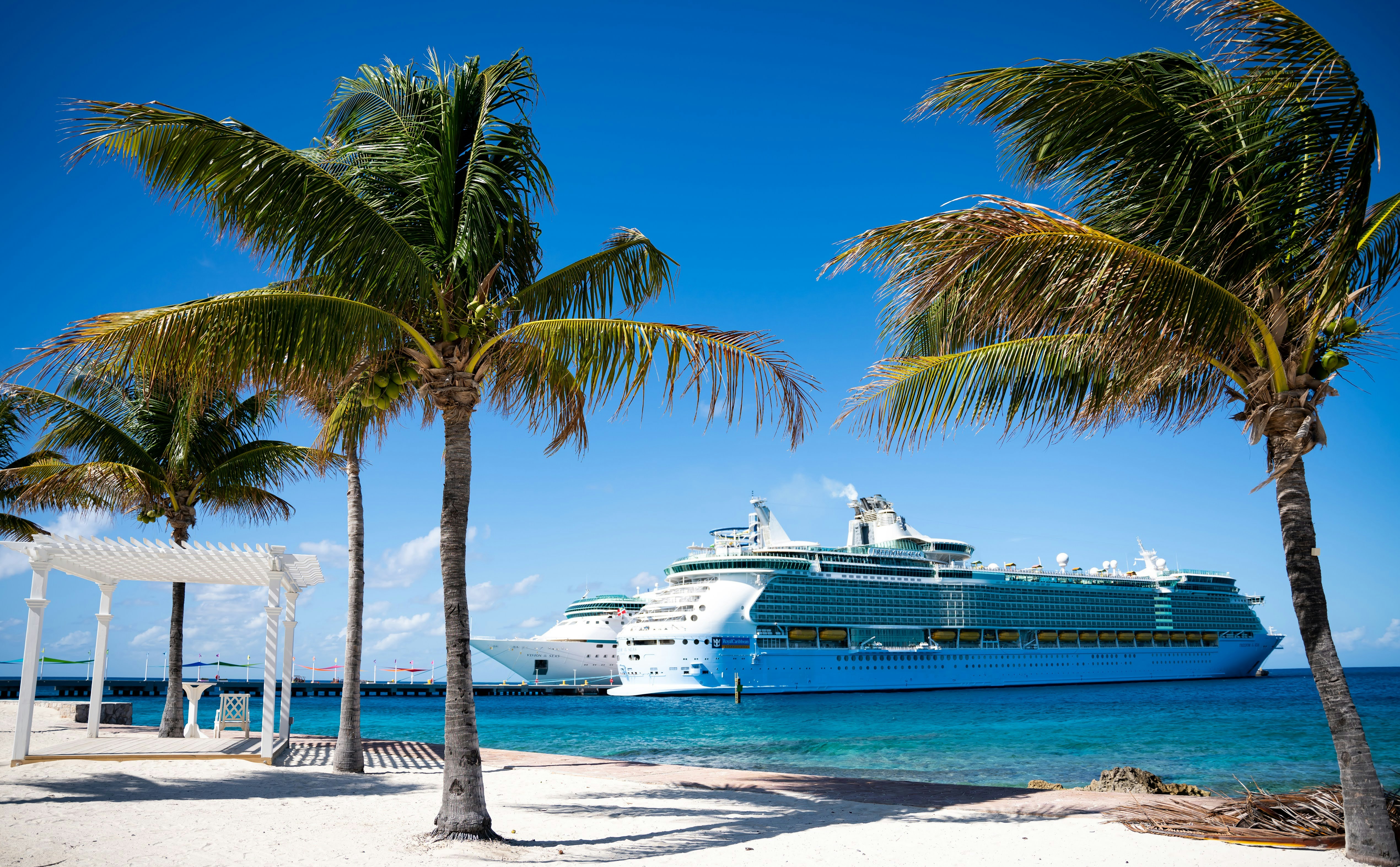 3 Secret Benefits of Booking a Last-Minute Cruise This Summer