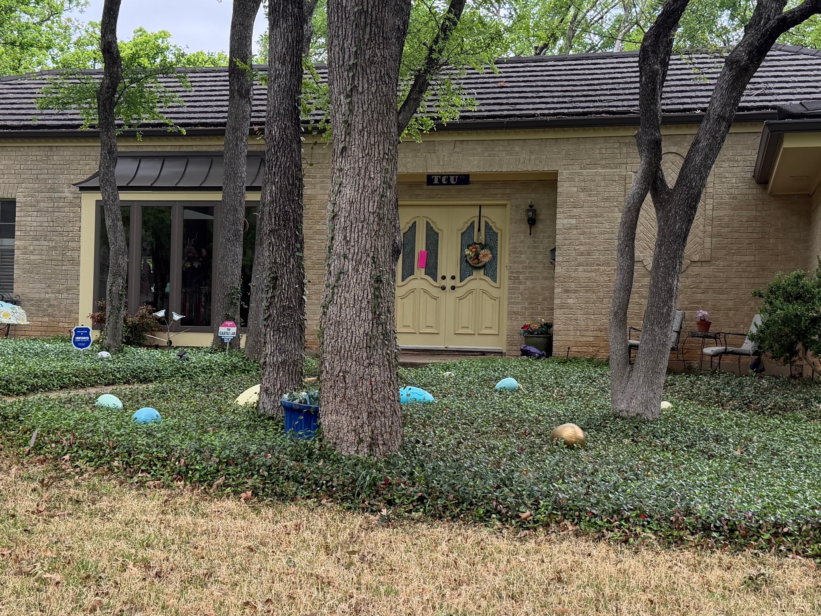 April Yard of the Month