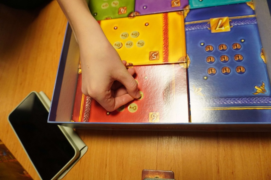 Odemykání úrovní ve hře Malí Alchymisté od Mindoku