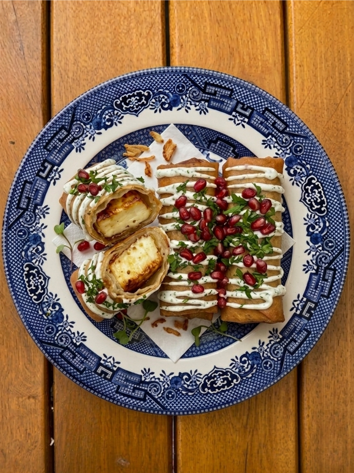 Loaded Loempia Hot honey halloumi van Lumpi