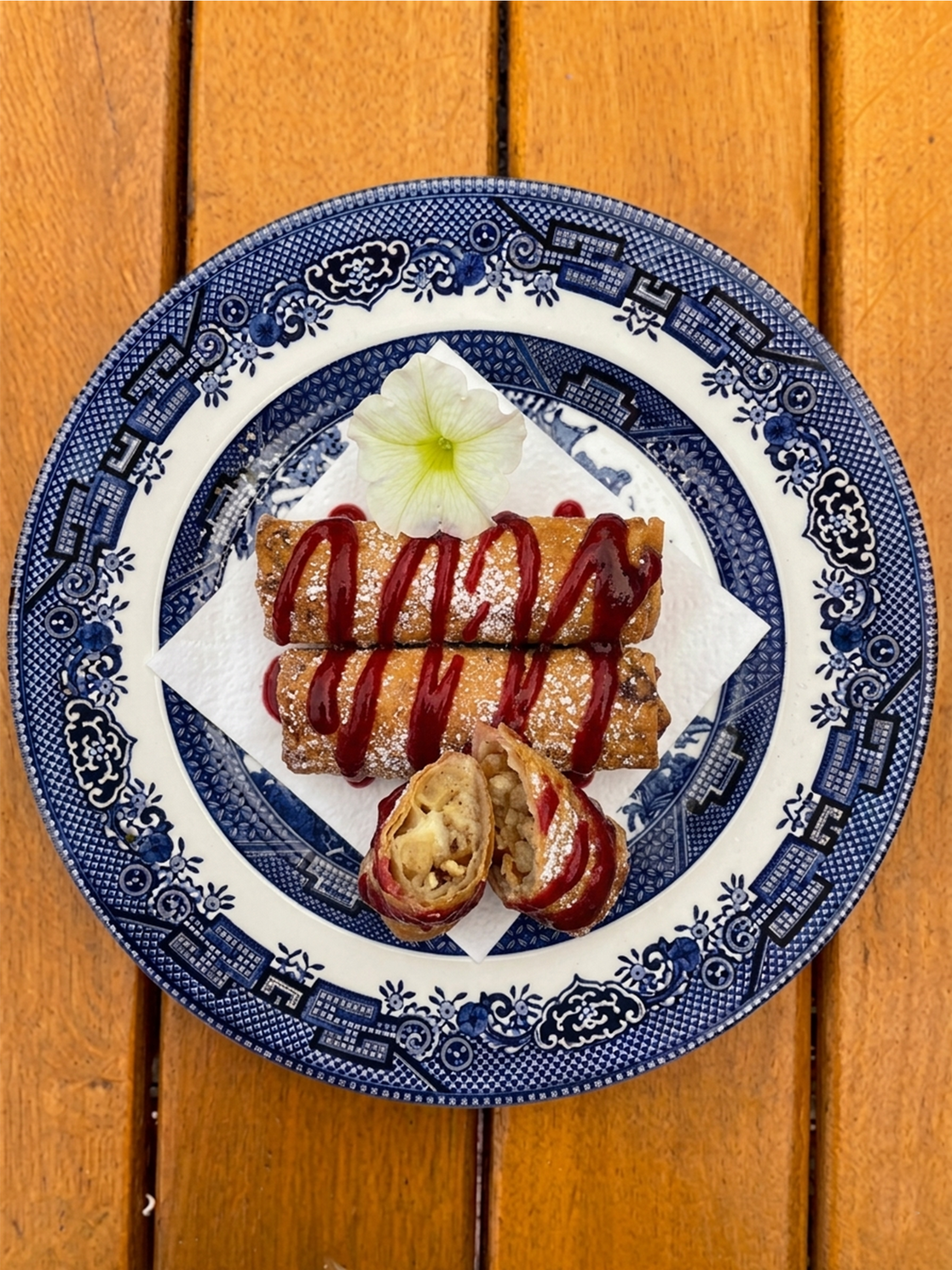 Creamy Pear Deluxe Loaded Loempia van Lumpi