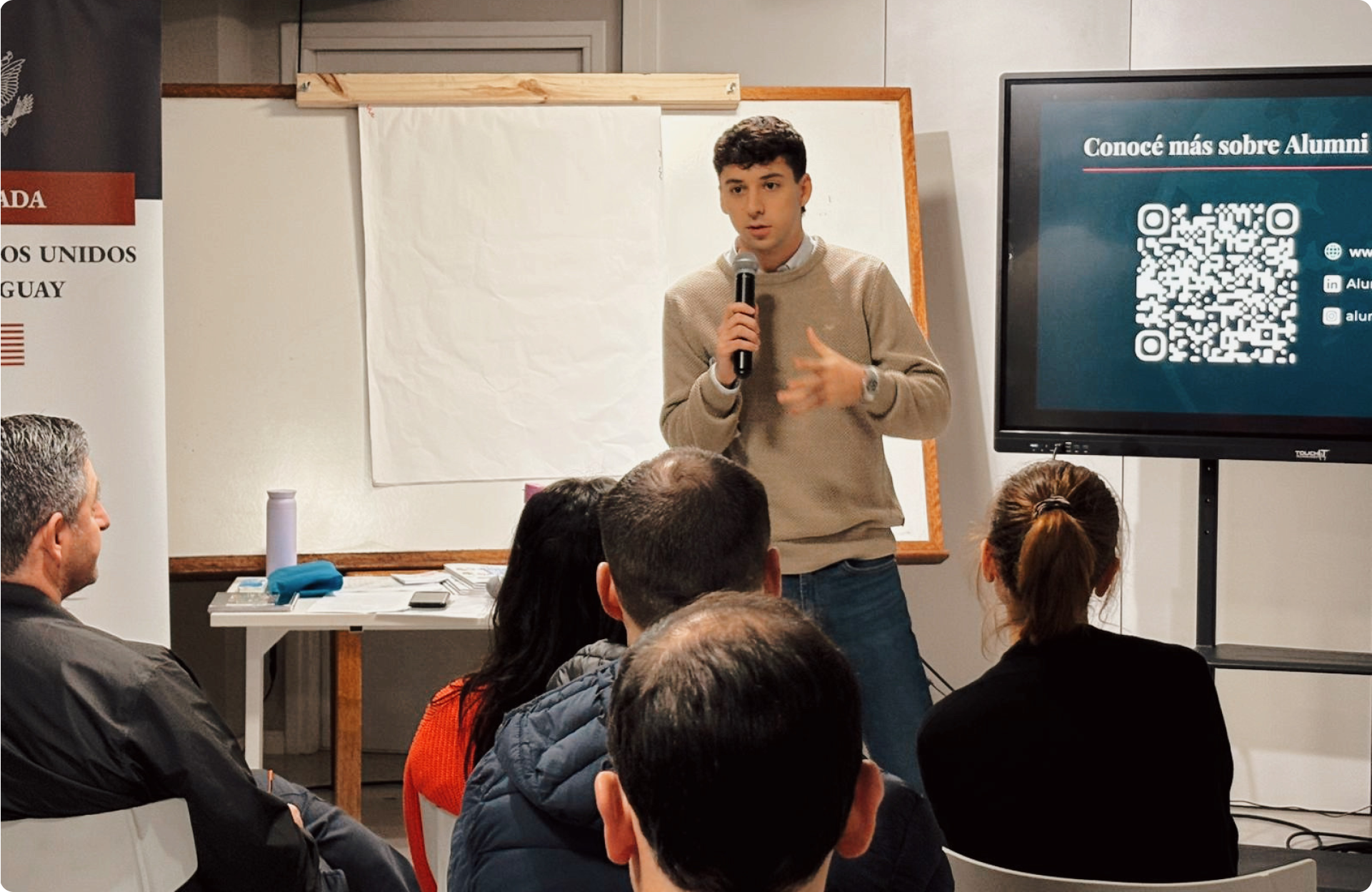 Navegando el Caos Digital: Lecciones del Taller de Alfabetización Mediática en Canelones