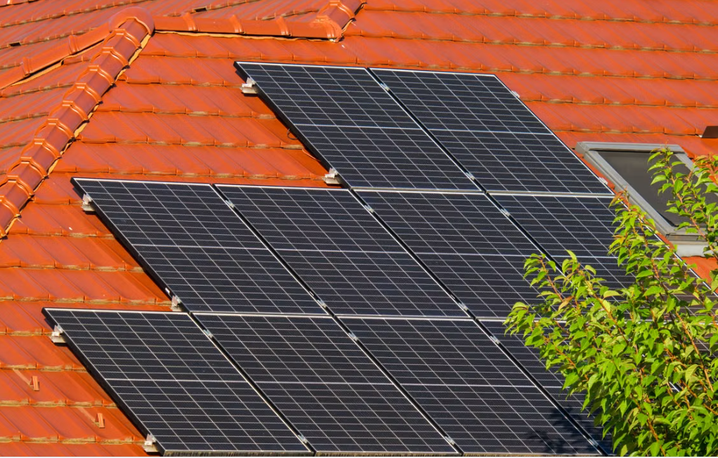 Solaire 2026 : nouveau tarif EDF OA, devis comparés et pièges à éviter