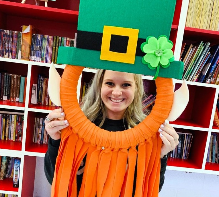 How to Make a Playful Leprechaun Wreath