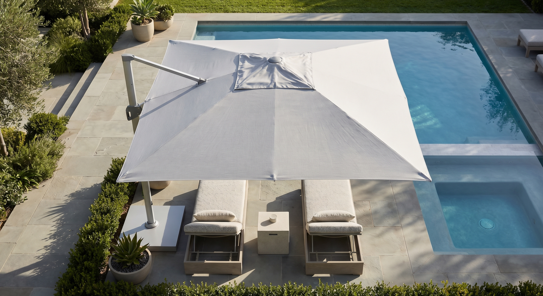No Center Pole, No Problem: Why Cantilever Umbrellas Own the Pool Deck