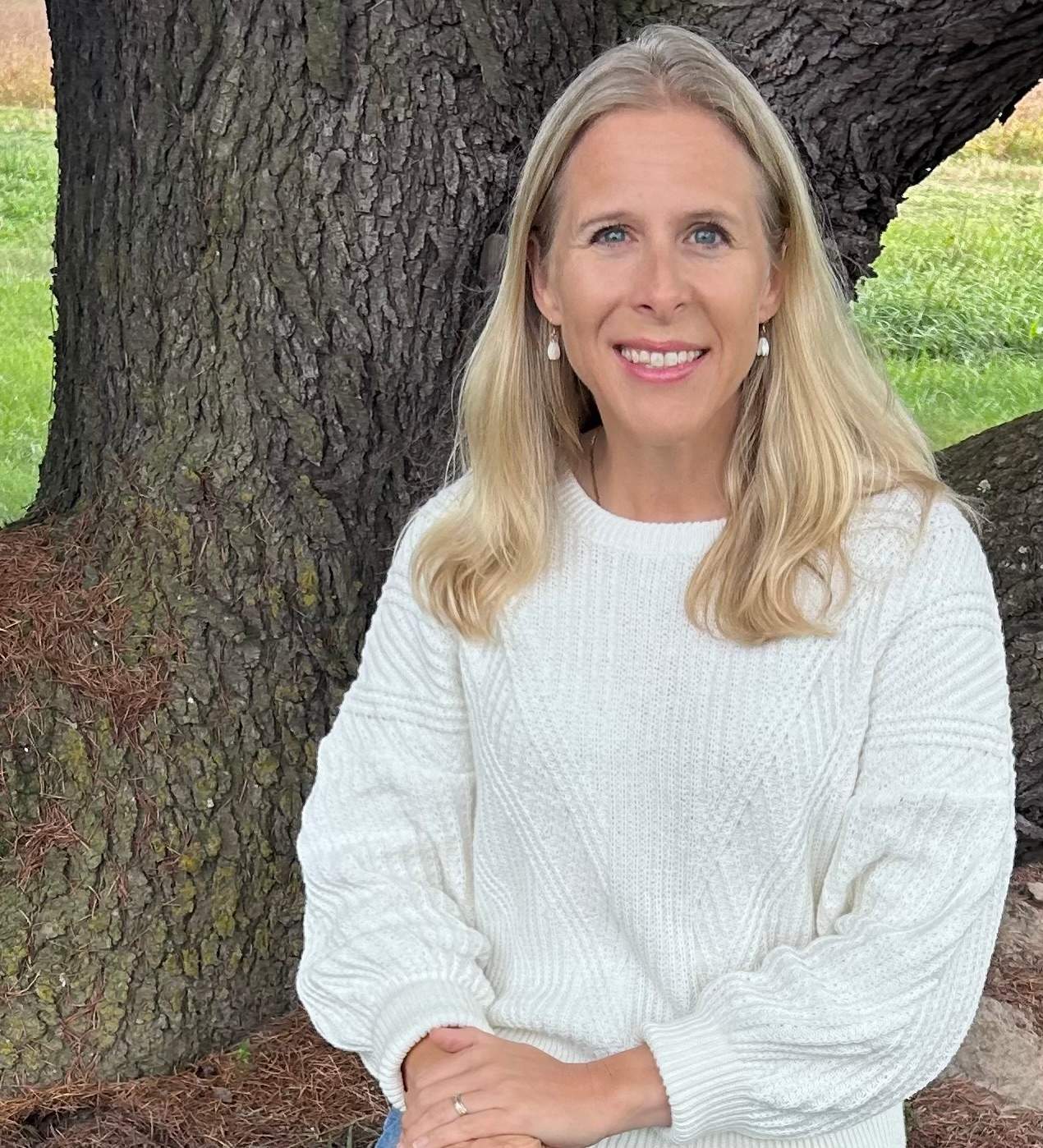 Photo of author Tracy Harper