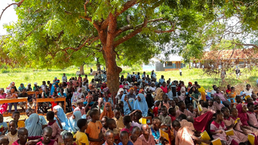 Digital nomads giving back