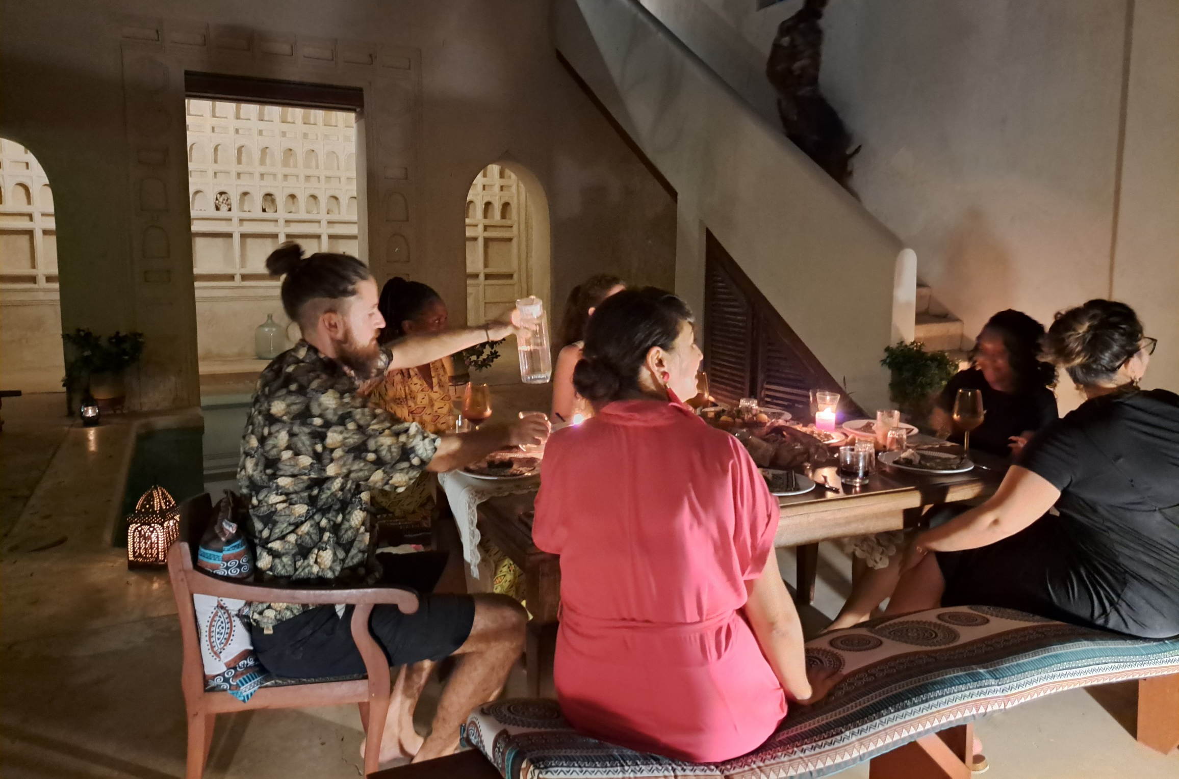 Remote Workers & Digital Nomads in an AfricaNomads Comunal Dinner