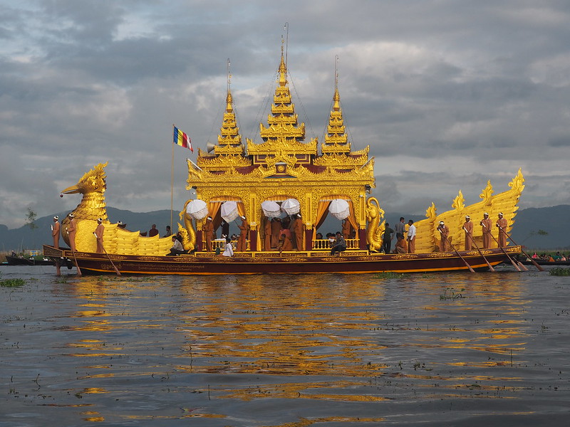 Viaggio in Birmania (Myanmar) per il festival della pagoda Phaung Daw Oo