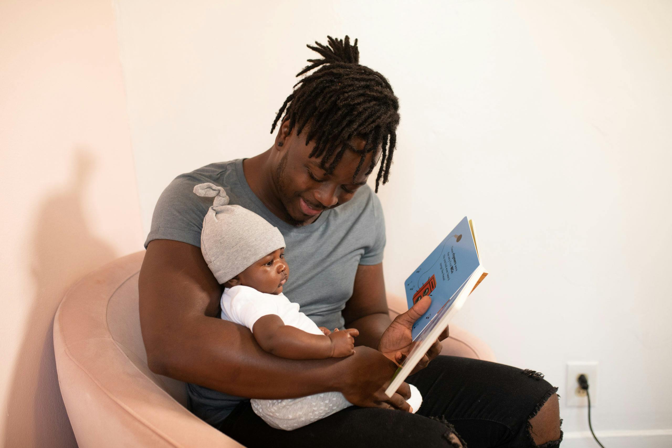 3 Ways to Grow a Love for Reading in Your Baby