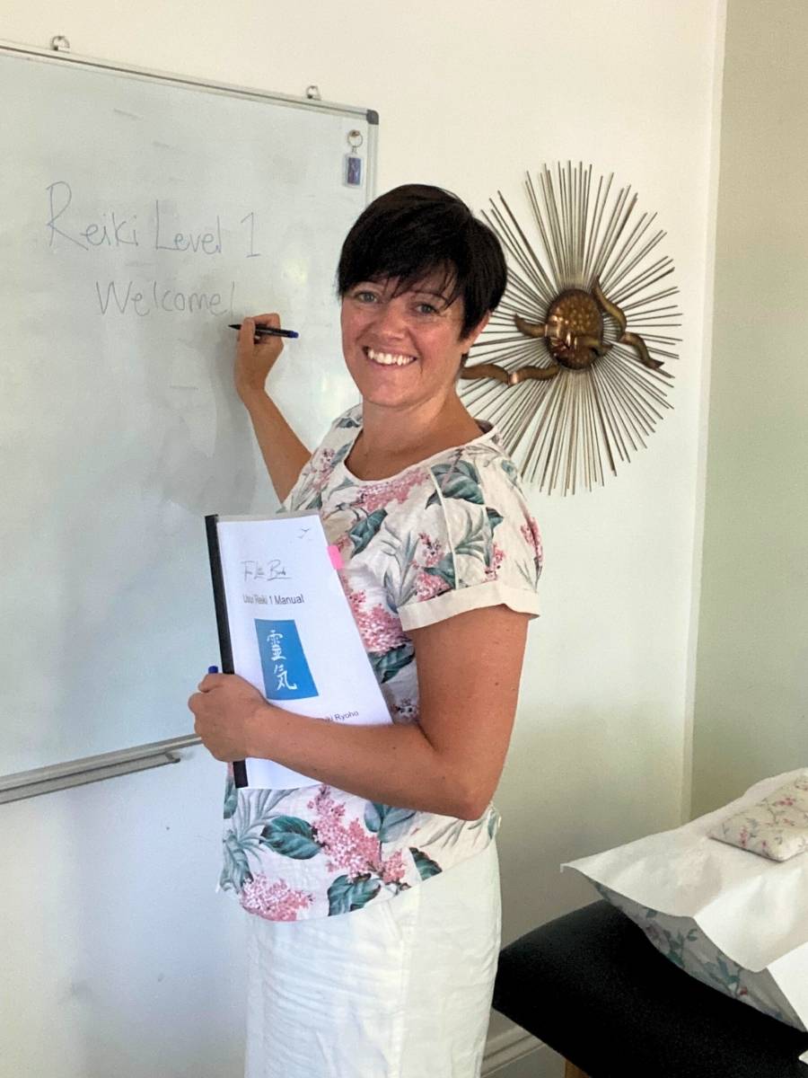 reiki classroom for reiki courses in purley, london, uk