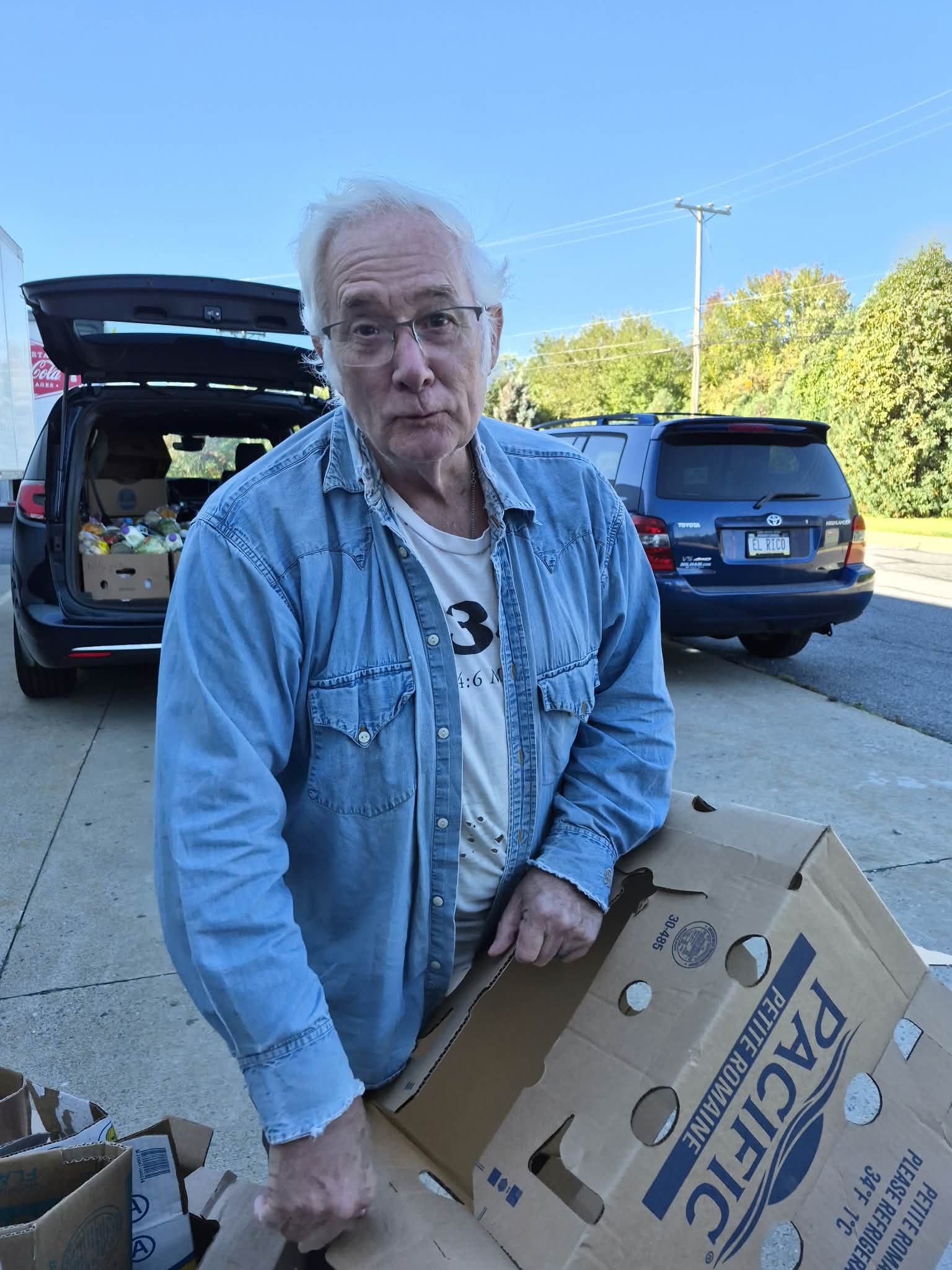 P346 Delivers 729 Pounds of Food to Families and Walter House