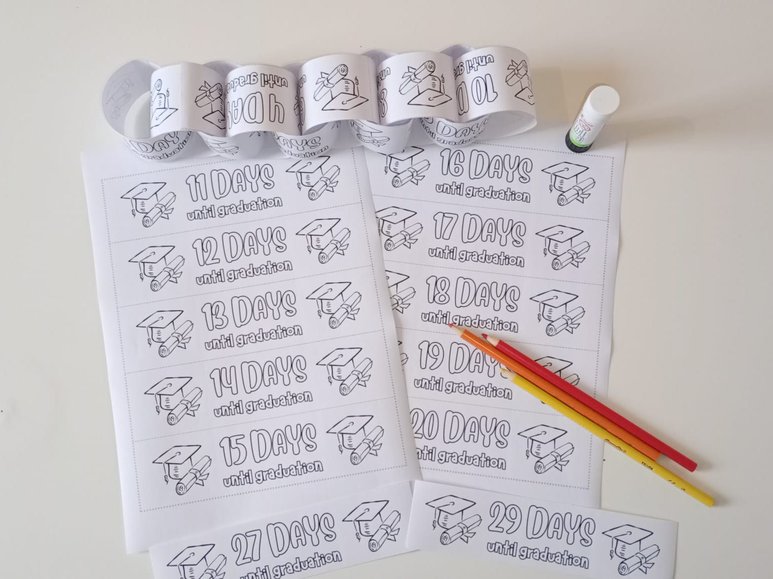 How to Make a Countdown Chain and what supplies do you need