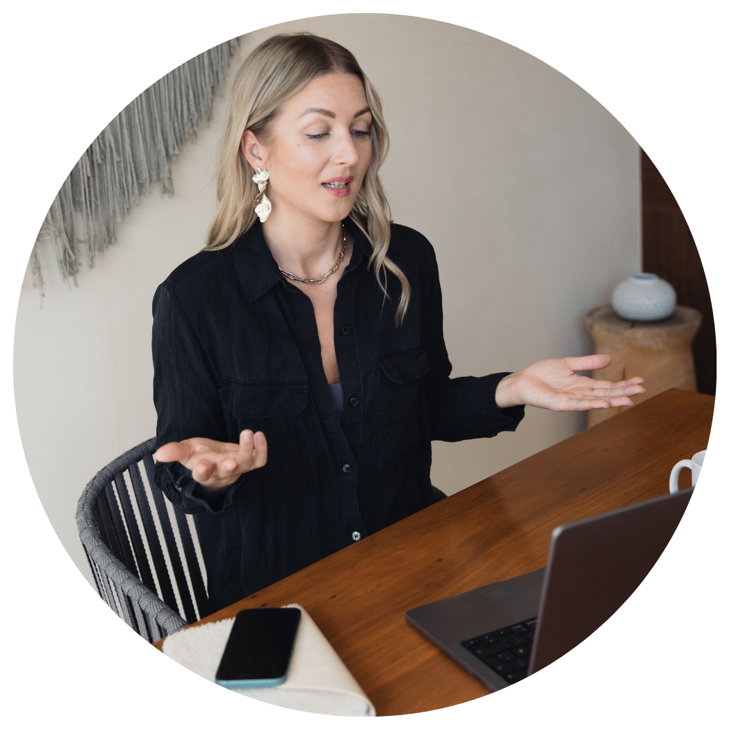 Picture of selfcare coach Luna Lova