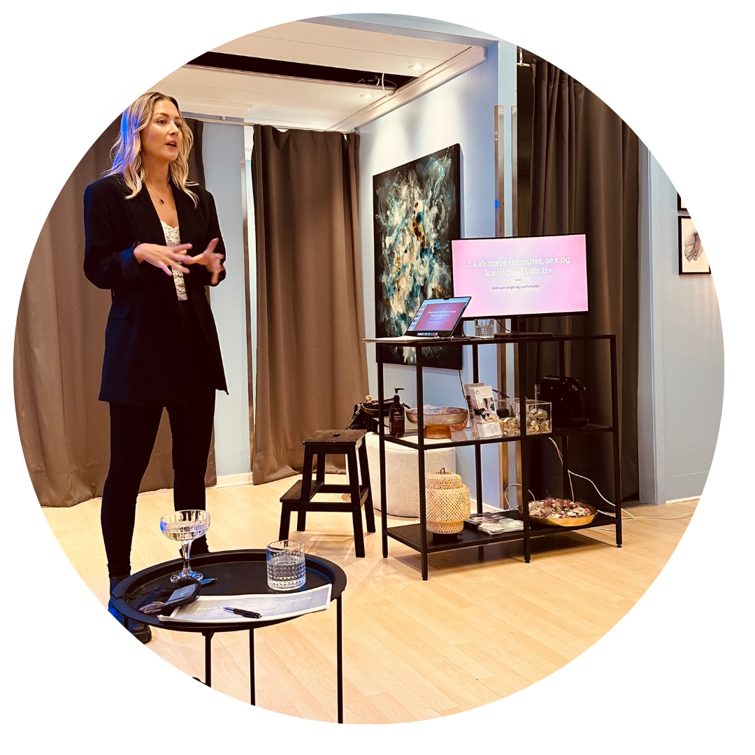 Picture of selfcare coach Luna Lova