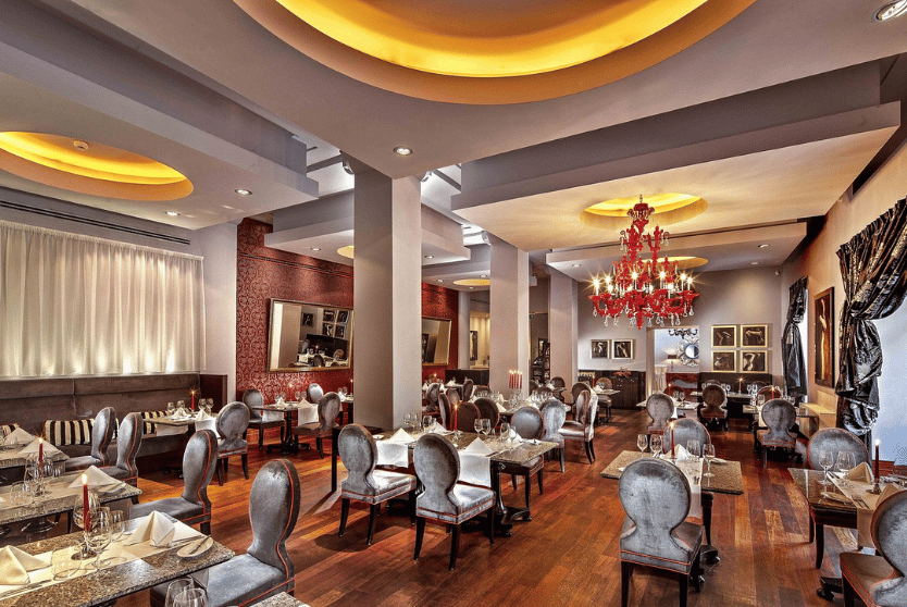 Mercedes V-Class in front of The Grand Mark Prague — CarGip private drive