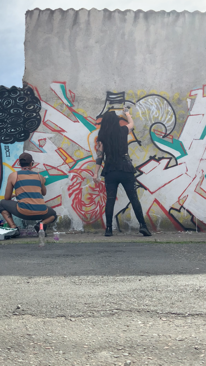 ”No existen mujeres que representen la escena del graffiti en Paraguay”