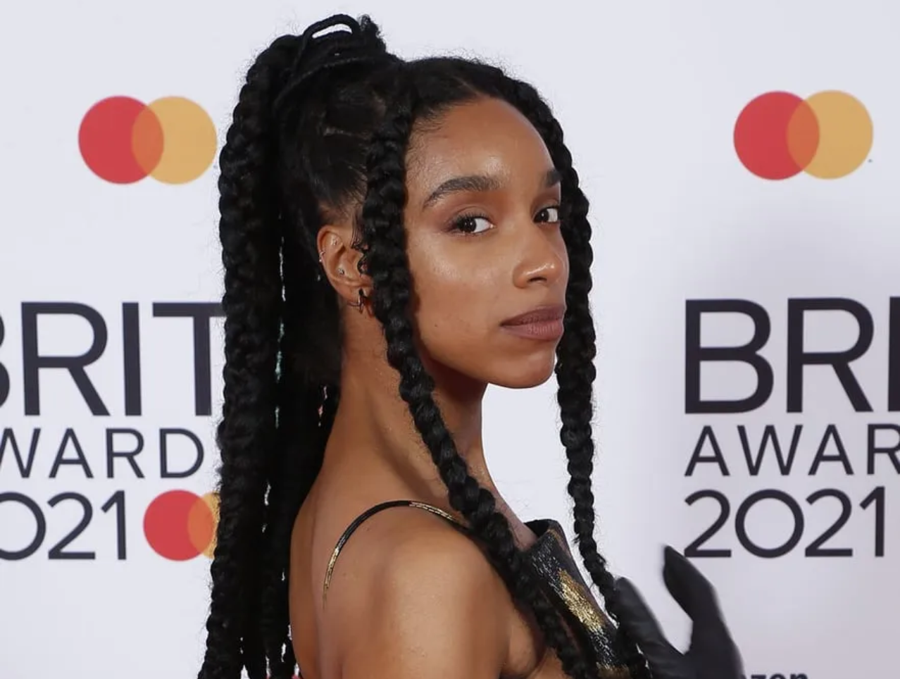 Lianne La Havas avec des dreadlocks