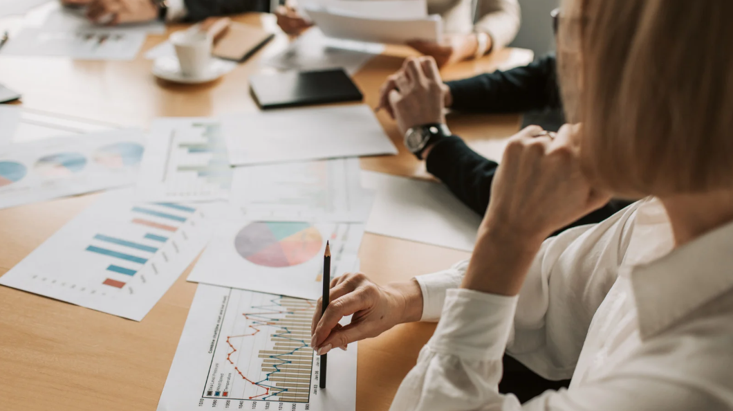 「何だか窮屈な職員室」で、マイペースに生きる境界線。