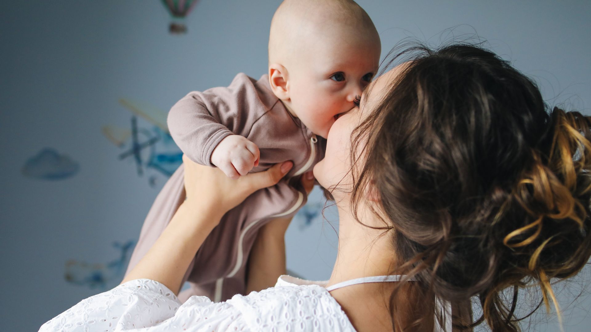 Önbizalommal teli anyaság