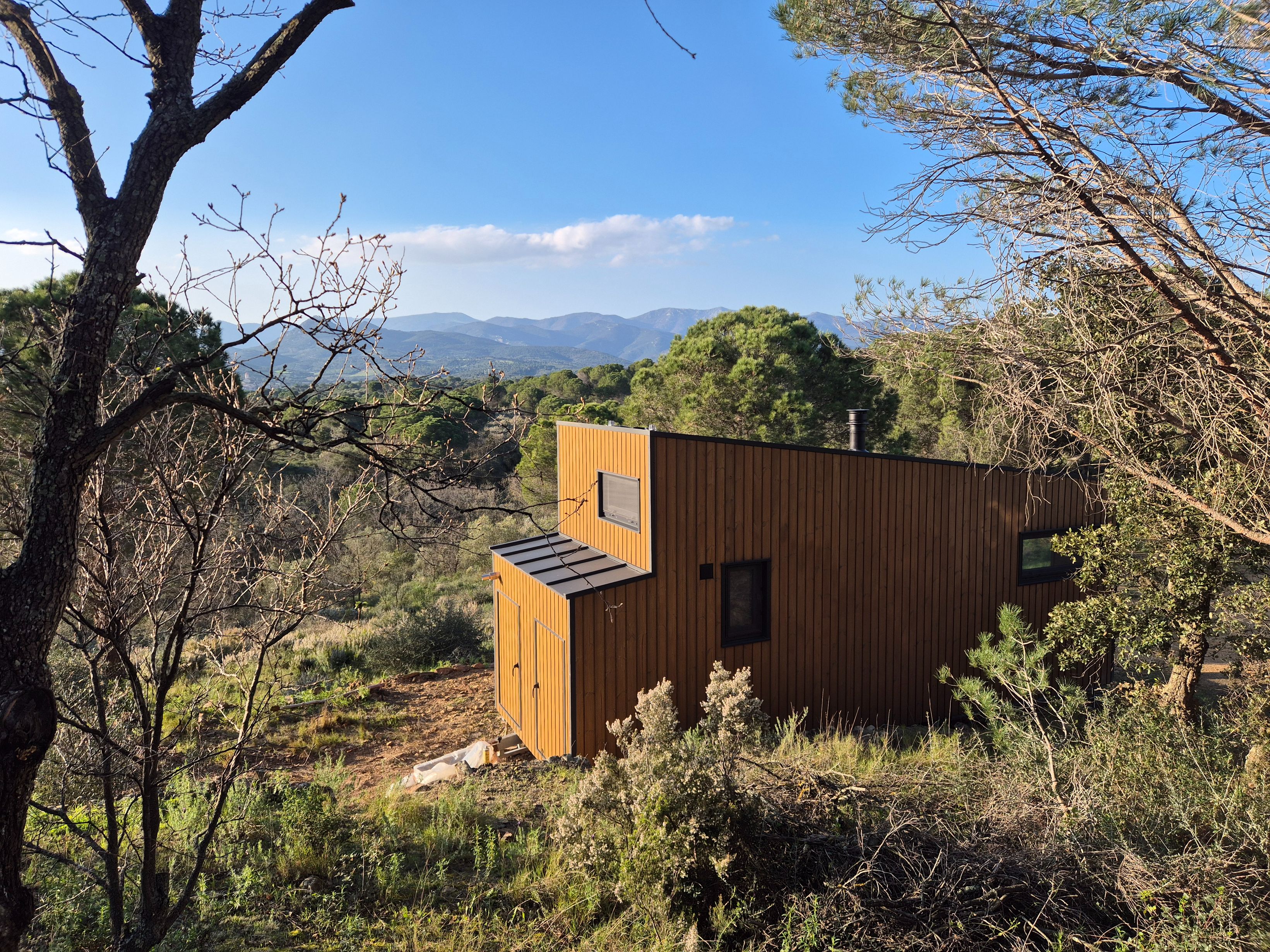 Embracing the Freedom of Less: Exploring Minimalism, Tiny Living, and Off-Grid Lifestyles